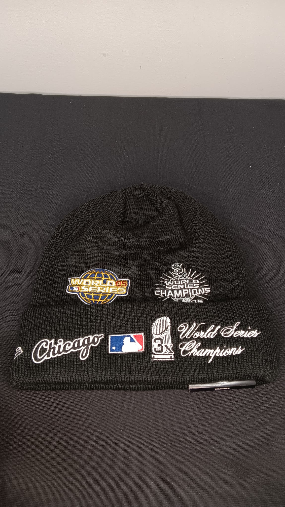 🧢 Wholesale Bulk Hat Box – 20 Premium BEANIES (HAT-1018)