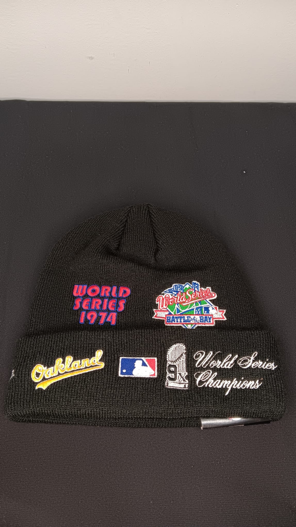 🧢 Wholesale Bulk Hat Box – 20 Premium BEANIES (HAT-1018)