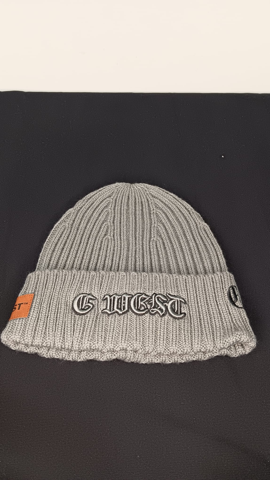 🧢 Wholesale Bulk Hat Box – 20 Premium BEANIES (HAT-1018)