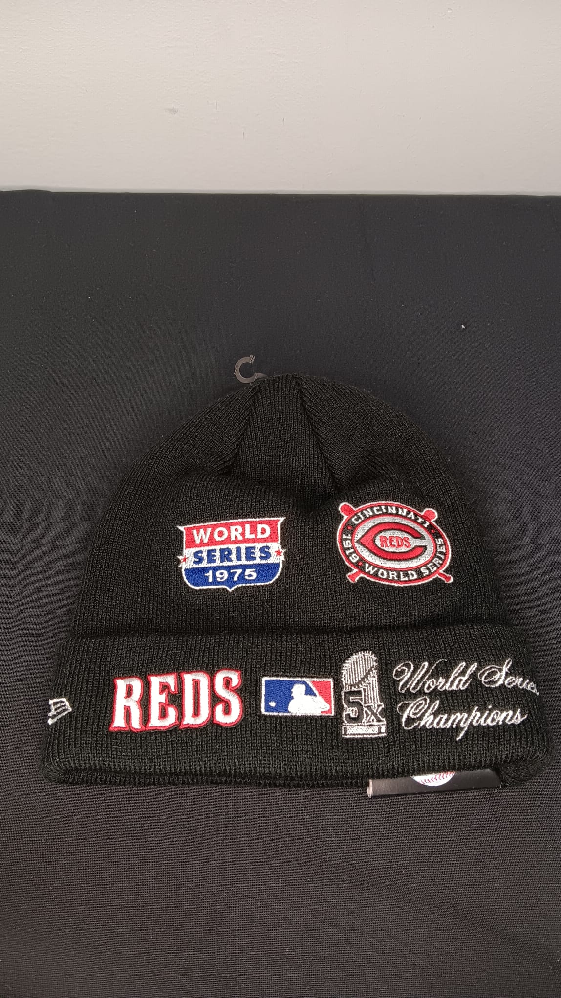 🧢 Wholesale Bulk Hat Box – 20 Premium BEANIES (HAT-1018)