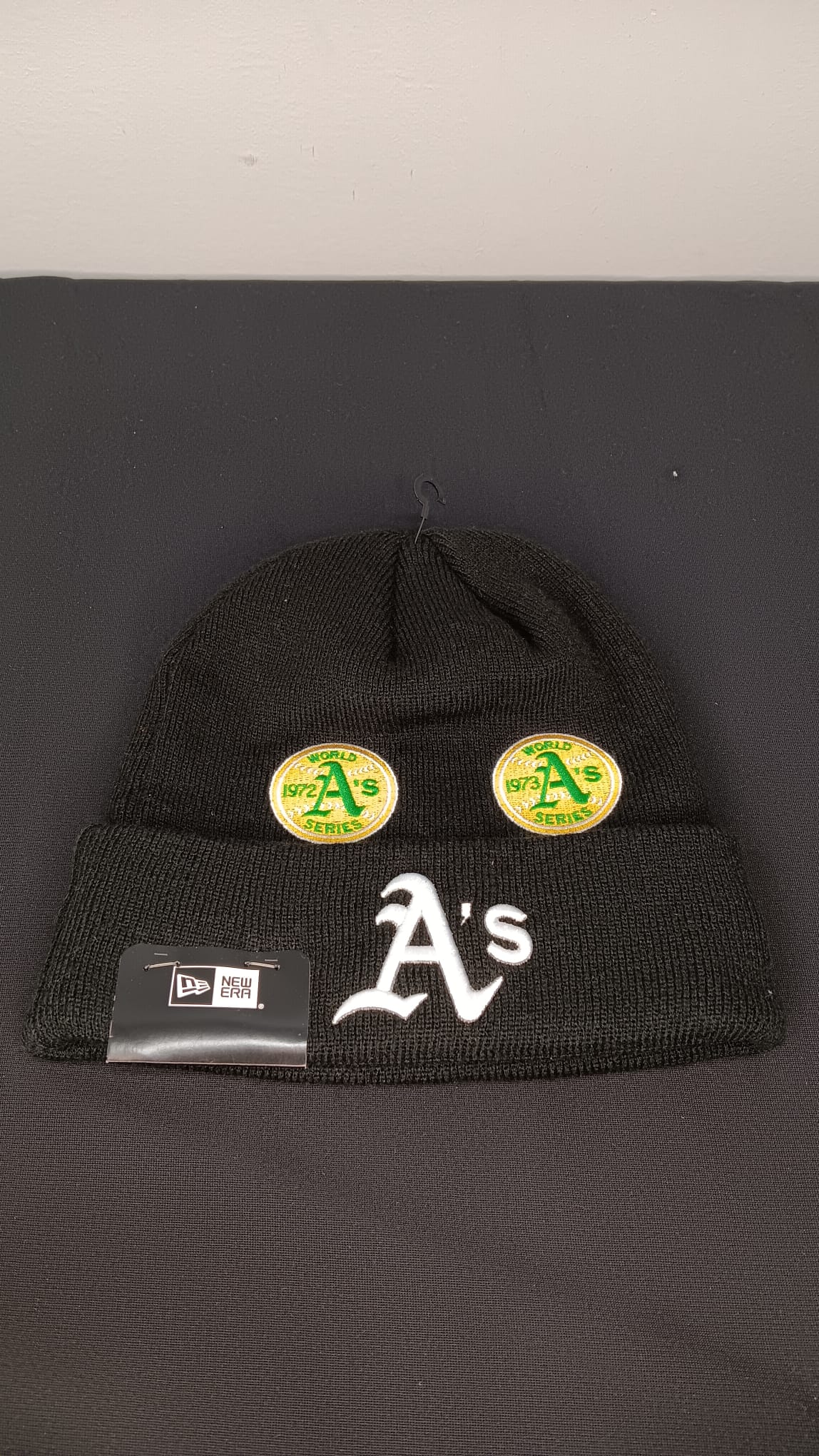 🧢 Wholesale Bulk Hat Box – 20 Premium BEANIES (HAT-1018)