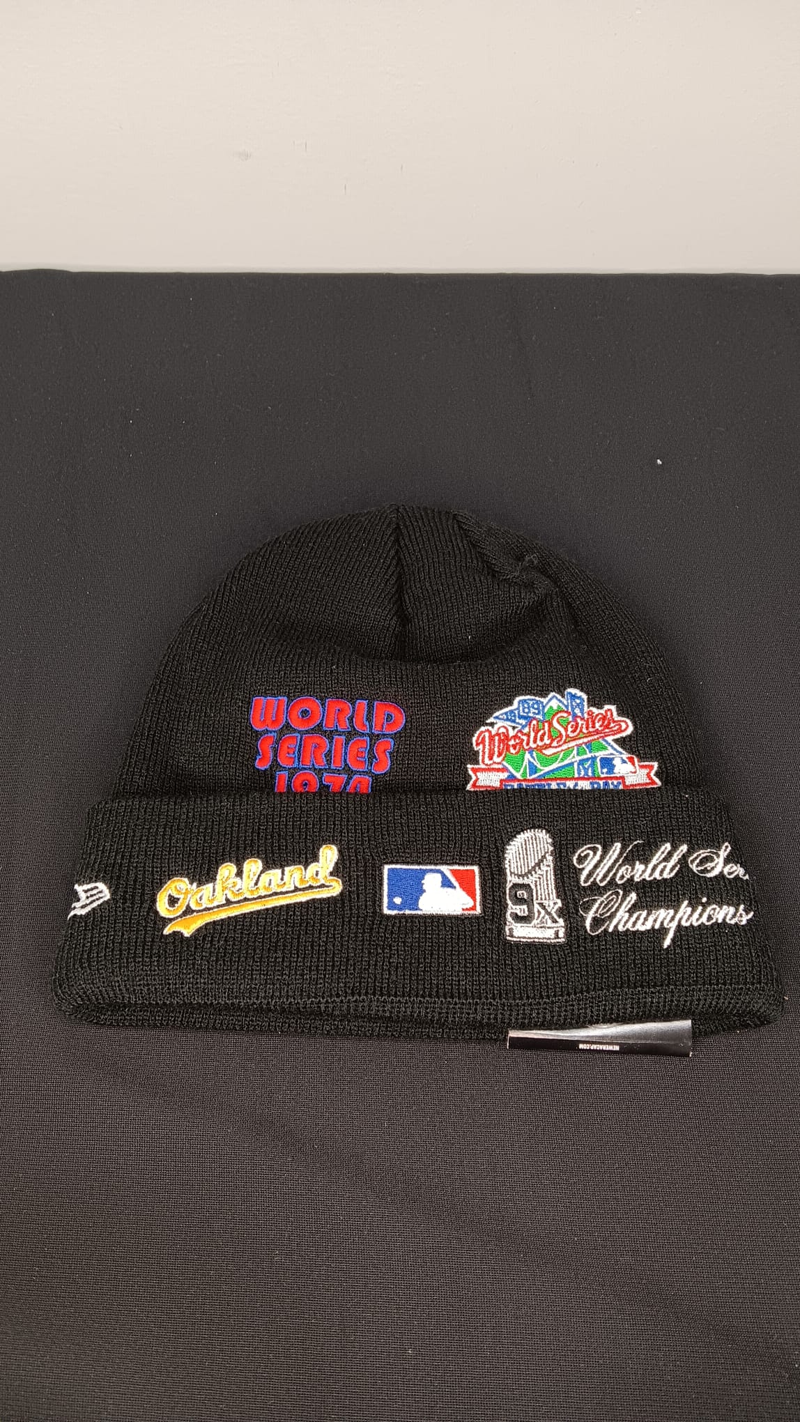 🧢 Wholesale Bulk Hat Box – 20 Premium BEANIES (HAT-1018)