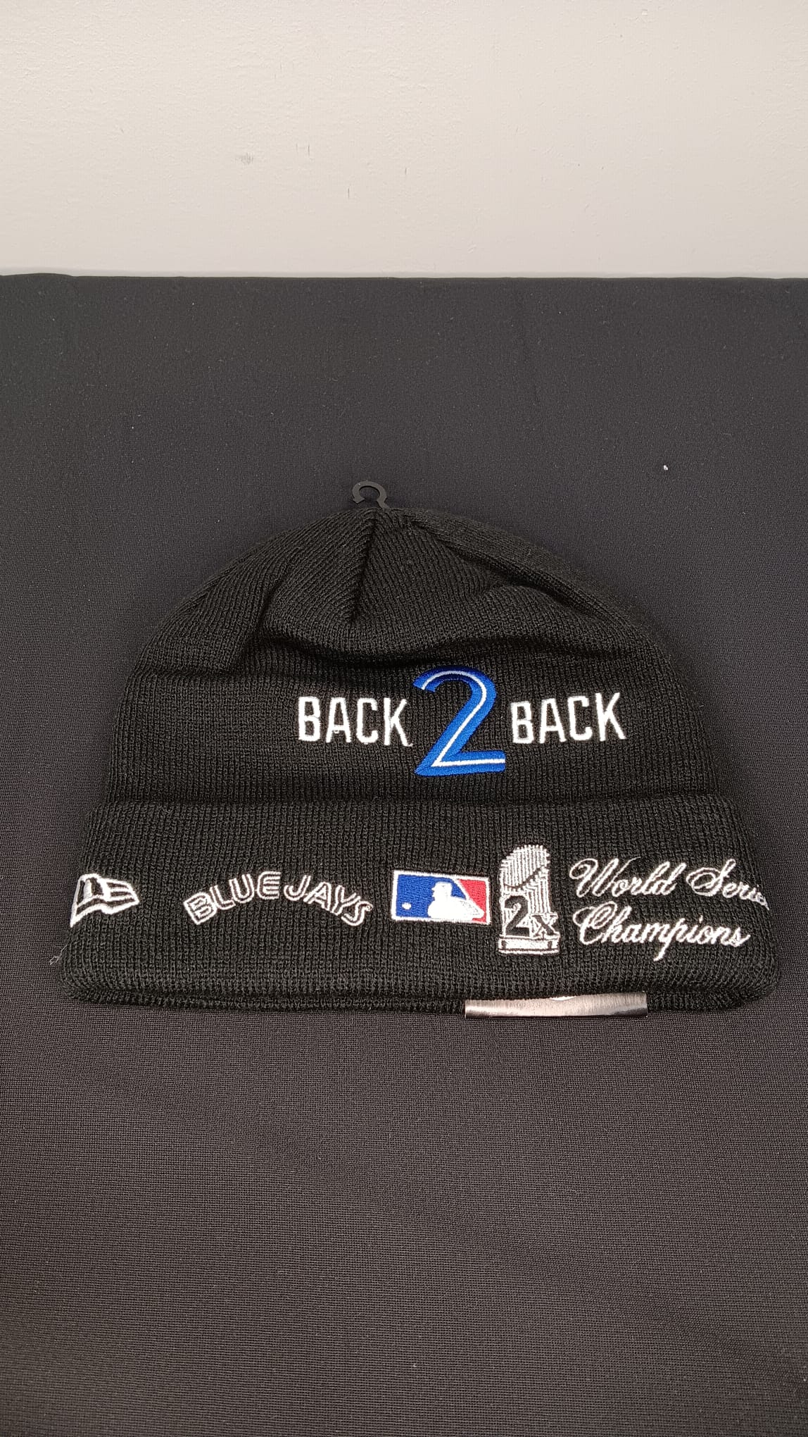 🧢 Wholesale Bulk Hat Box – 20 Premium BEANIES (HAT-1018)